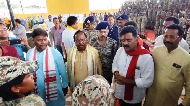(रायपुर) माओवादियों से लोहा लेने वाले जांबाज जवानों से हुए रूबरू उपमुख्यमंत्री विजय शर्मा