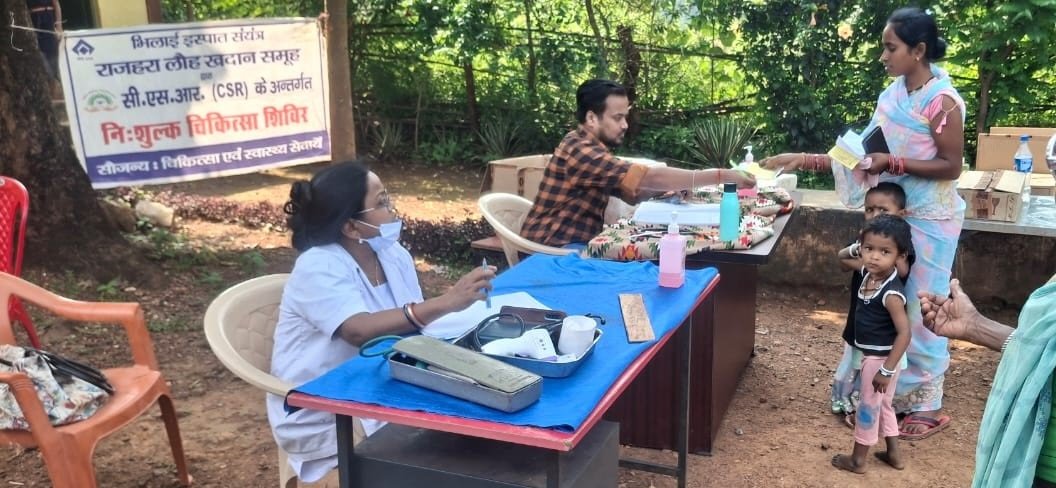(रायपुर)  सेल-बीएसपी ने कमकासुर में लगाया स्वास्थ्य शिविर, ग्रामीणों को मिला नि:शुल्क इलाज का लाभ
