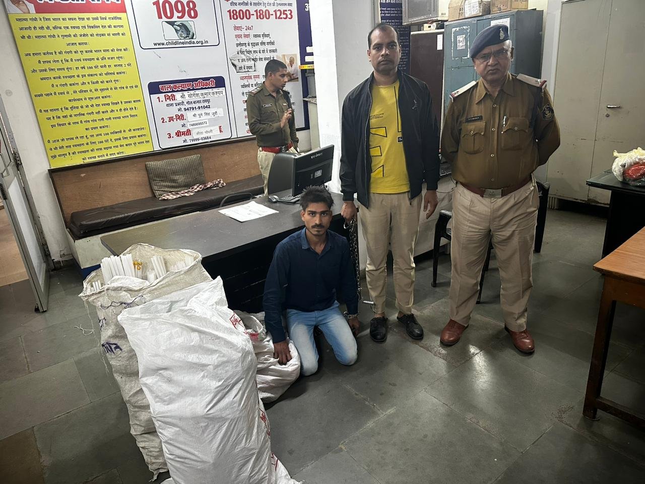 (रायपुर) दुकान में चोरी करने वाला आरोपी चढ़ा पुलिस के हत्थे