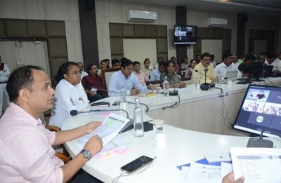 (रायपुर) बारिश के मौसम को देखते हुए संबंधित विभाग आवश्यक तैयारियां रखें - डॉ गौरव सिंह
