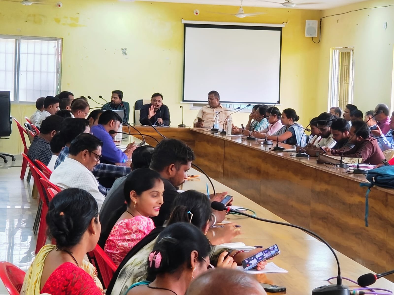 (सारंगढ़ बिलाईगढ़,) फसल सत्यापन के लिए अधिकारियों कर्मचारियों को दिया गया प्रशिक्षण