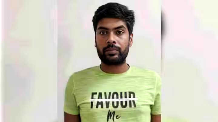 नौसेना मुख्यालय का कर्मचारी पाकिस्तान के लिए जासूसी करने के आरोप में गिरफ्तार