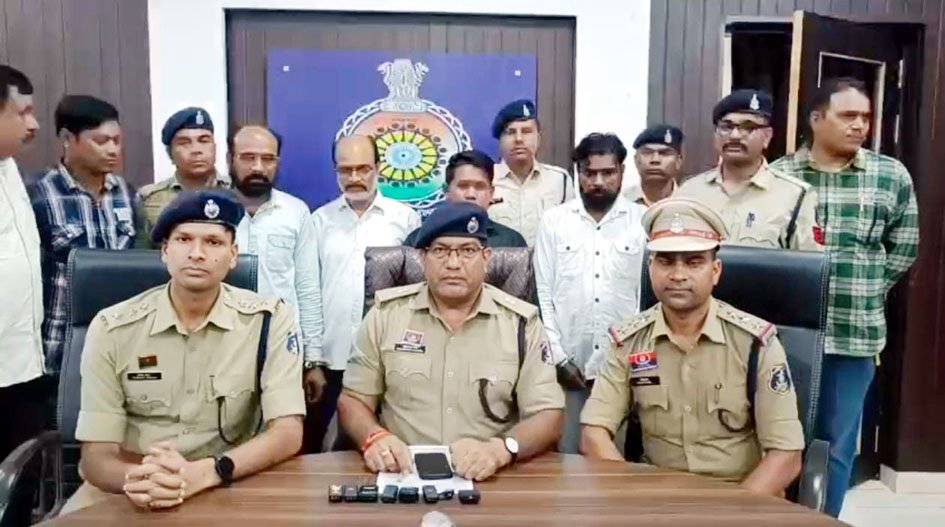 (दुर्ग) पिस्टल एवं देशी कटटा के साथ शराब तस्करी के 4 आरोपी गिरफ्तार