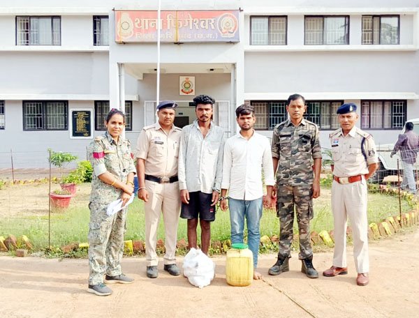 (गरियाबंद) गरियाबंद पुलिस 16 लीटर अवैध शराब के साथ दो आरोपियों को किया गया गिरफ्तार