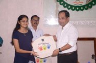 (रायपुर)  कलेक्टर डॉ. गौरव सिंह ने सुपर 100 एवं विनोबा पोल स्टार के युवाओं को किया प्रोत्साहित