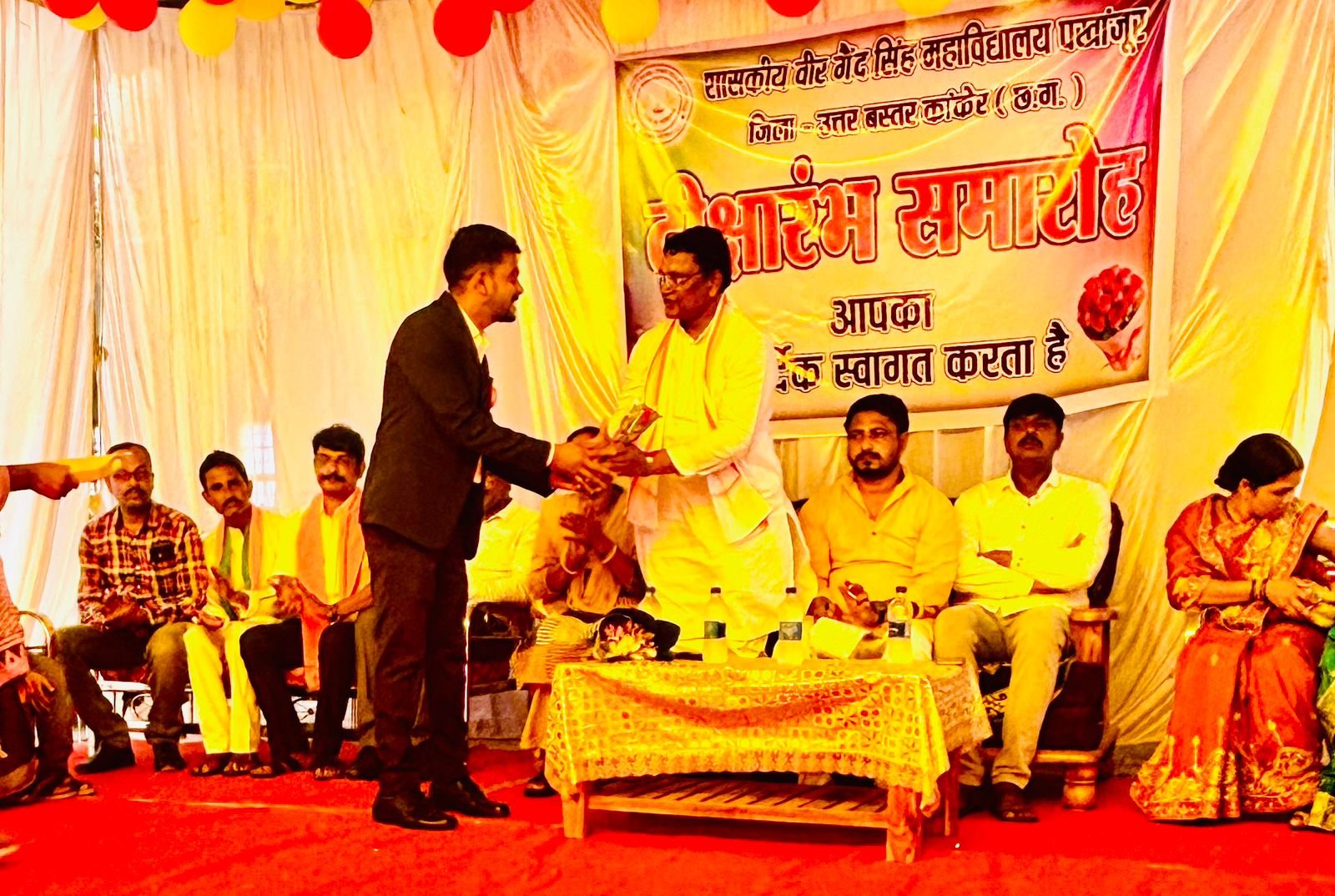 (कांकेर) महाविद्यालय में दीक्षारंभ कार्यक्रम का आयोजन,जनप्रतिनिधियों ने रोपे पौधे