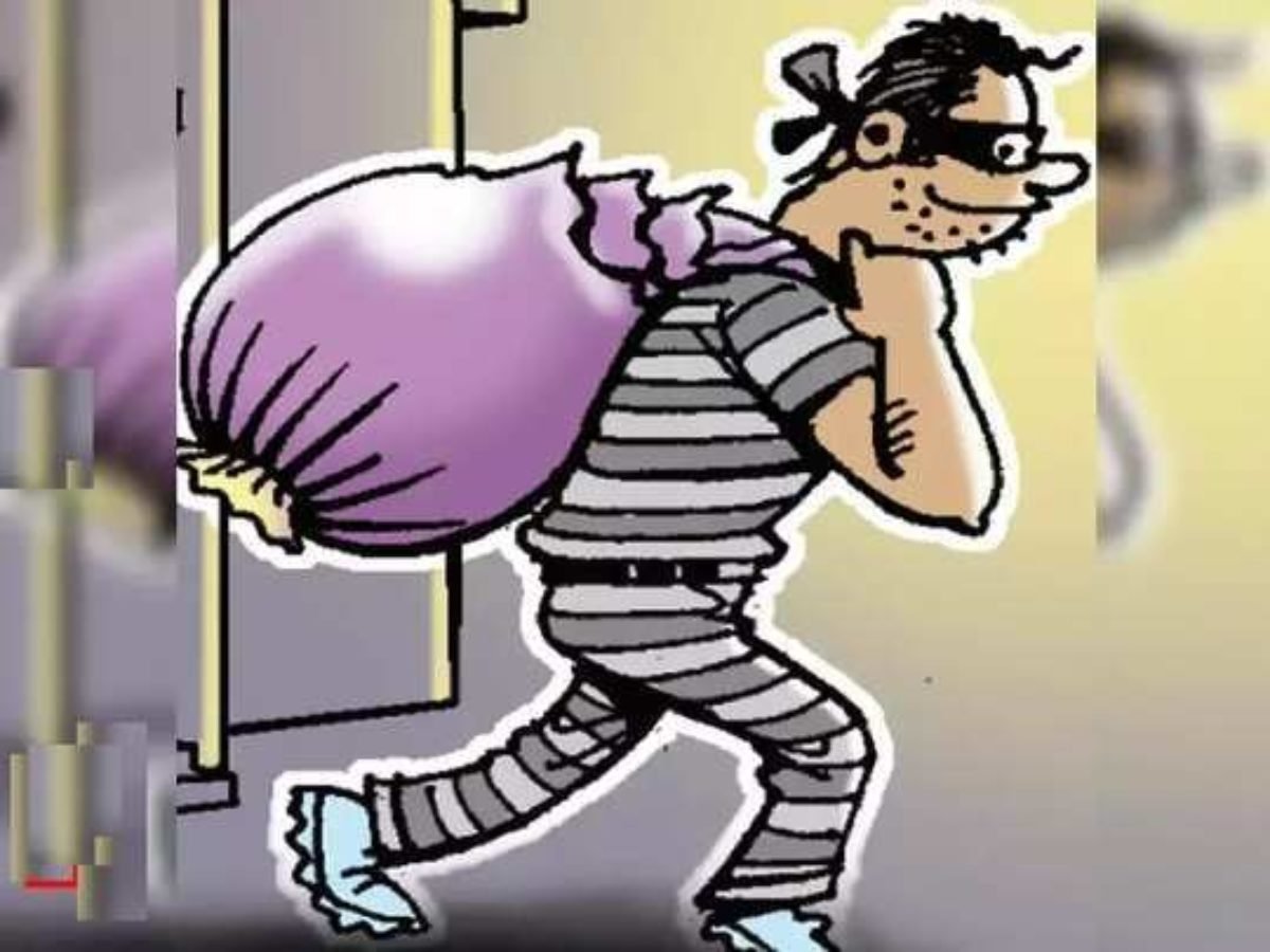 (रायपुर) ऑफिस से हजारों रुपए का सामान पार
