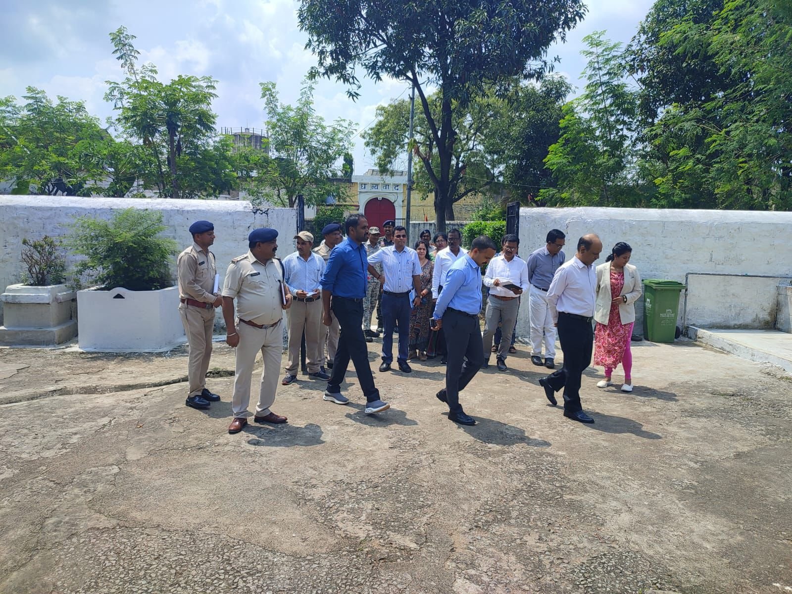 (धमतरी )जिला जेल धमतरी में जिला न्यायाधीश, कलेक्टर एवं पुलिस अधीक्षक का आकस्मिक निरीक्षण