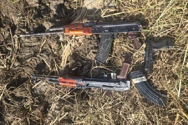 पाक की नापाक हरकत : त्योहारी सीजन में पंजाब को दहलाने की साजिश; पुलिस व बीएसएफ ने पकड़ी हथियारों की खेप
