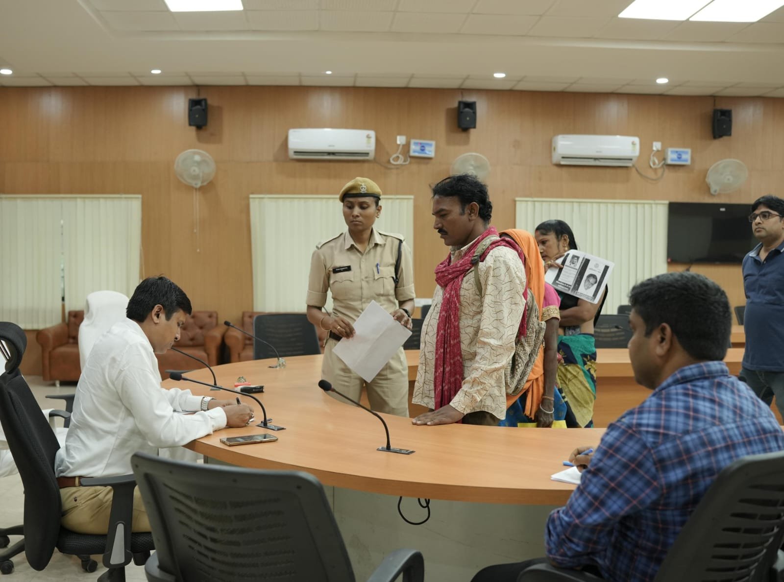(कोरबा) जनदर्शन में हुई पटवारी की शिकायत