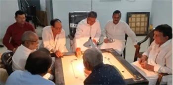 (कोरबा) नेता प्रतिपक्ष डॉ महंत ने सियान सदन में वरिष्ठ जनों से मुलाकात की