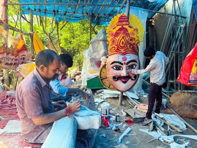 (धमतरी) श्रीराम के द्वारा 40 फीट रावण के नाभि चक्र में वार करने से होगा रावण का वध