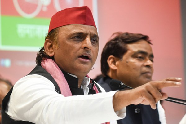 गाजीपुर में गरीब घर-परिवारों को उजाड़ा जा रहा है, वो बेहद निंदनीय : अखिलेश यादव