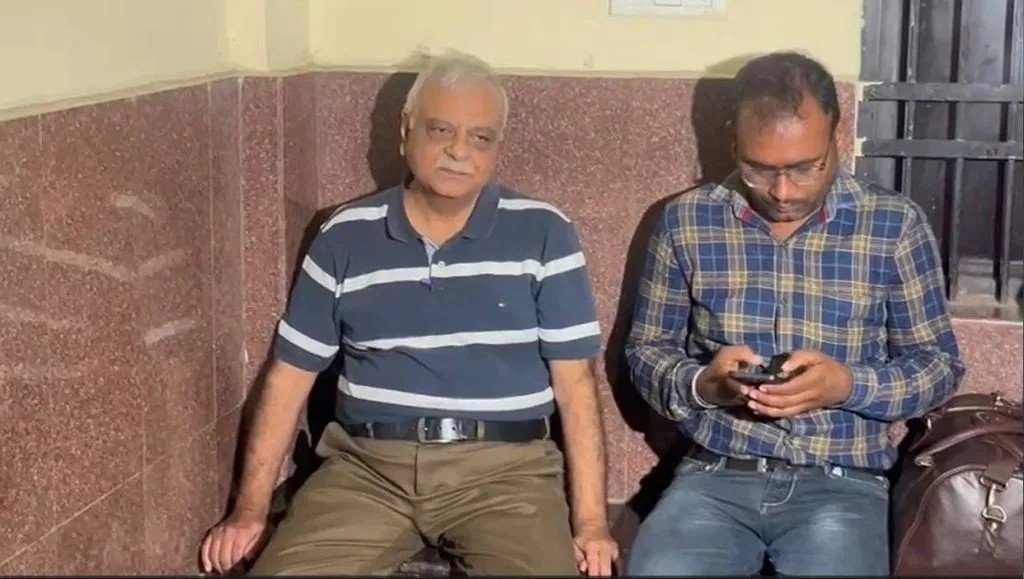 (रायपुर) नान घोटाले में फंसे पूर्व आईएएस डॉ. आलोक शुक्ला ने किया कोर्ट में सरेंडर