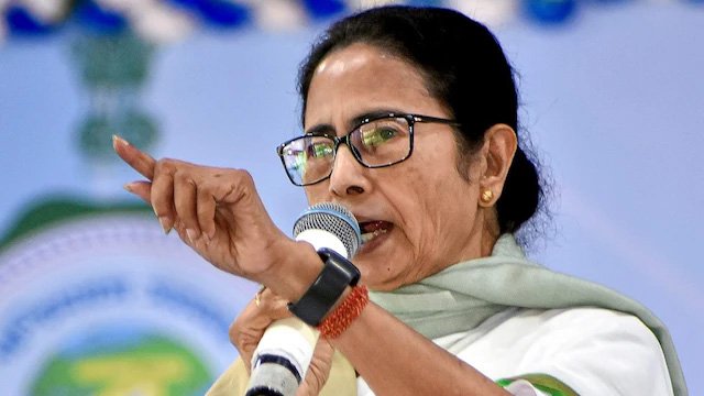 ममता बनर्जी ने केंद्र सरकार पर बंगाल को धनराशि रोकने का गंभीर आरोप लगाया