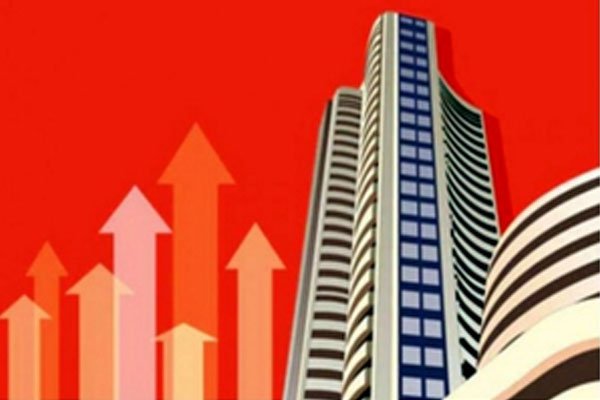 सपाट खुला भारतीय शेयर बाजार, मजबूत नतीजों के बाद टीसीएस का शेयर करीब 4 प्रतिशत चढ़ा