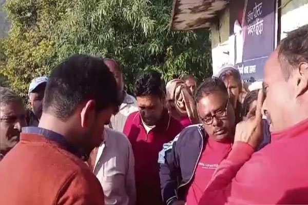 Post Office में करोड़ों की धोखाधड़ी, 1500 लोगों के खातों से गायब हो गए पैसे; पोस्टमास्टर फरार
