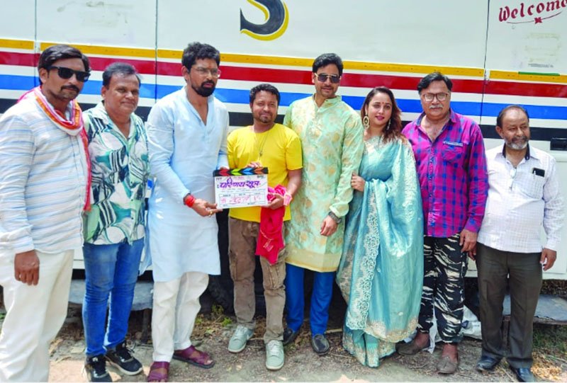 (भिलाई) मंजुल ठाकुर के निर्देशन में बन रही फि ल्म परिणय सूत्र की प्रतापगढ में जोर शोर से चल रही शूटिंग