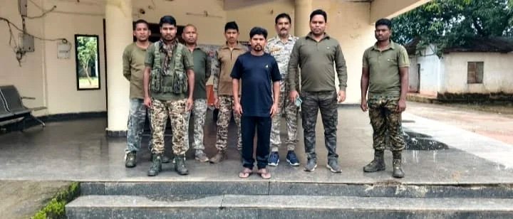 माओवाद पर बड़ा प्रहार, बीजापुर में दो ईनामी नक्सली पकड़ाए