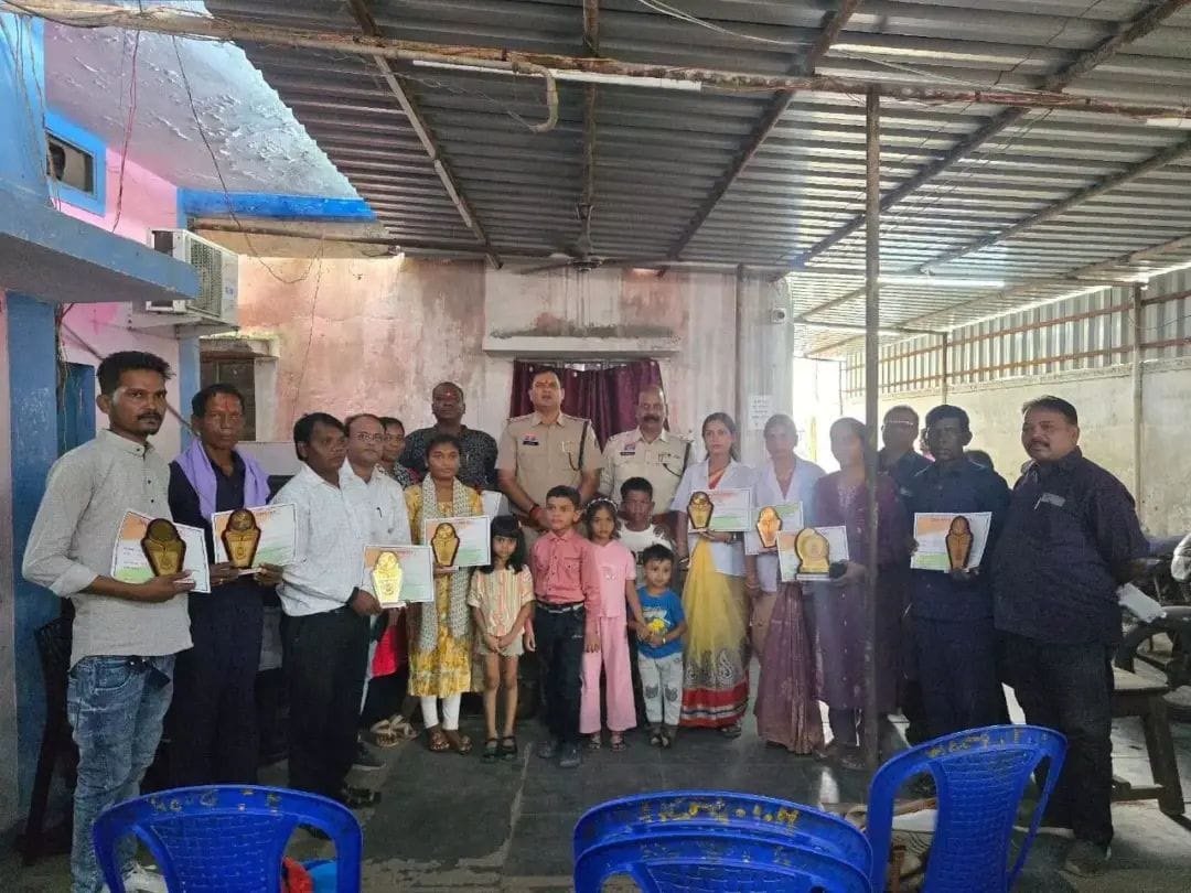(रायपुर) जूटमिल थाना में कोटवारों की बैठक और सम्मान समारोह
