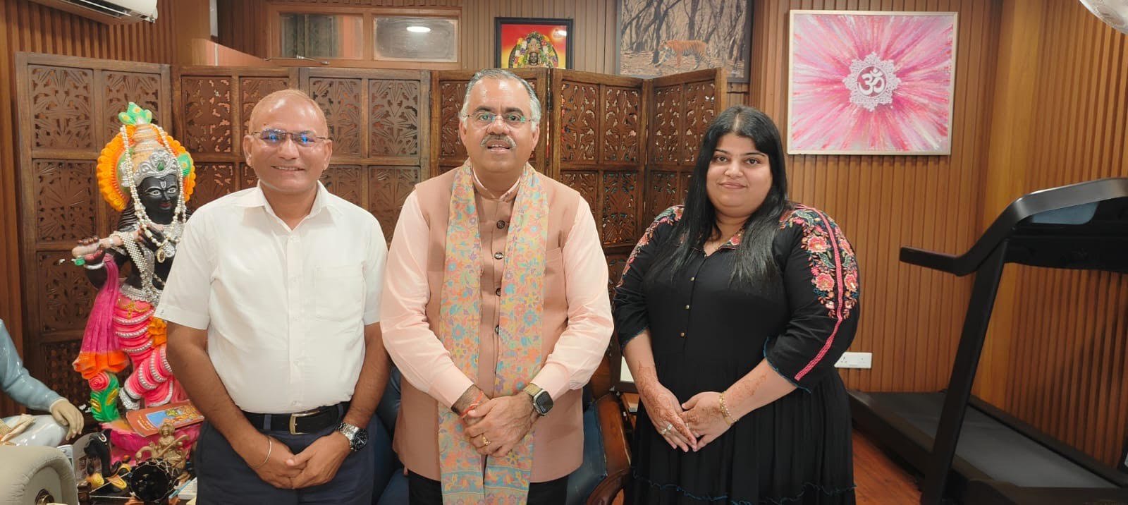 राजकुमार शर्मा और श्रुति ने बीजेपी राष्ट्रीय महासचिव श्री तरुण चुघ से भेंट कर -1विकसित भारत-1 की दिशा में भारत के अनुसंधान और नवाचार को मजबूत करने पर चर्चा की