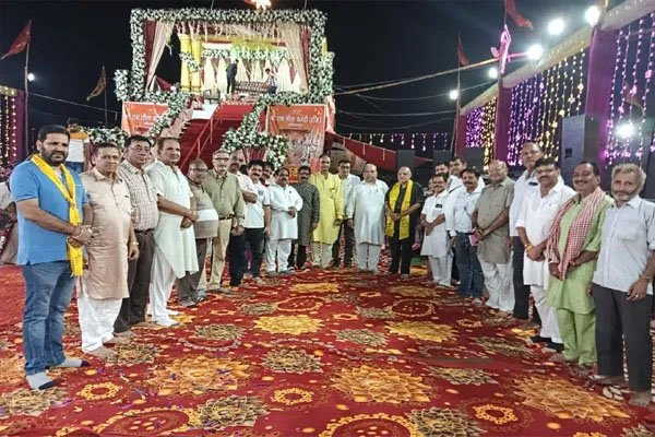 दशहरा महोत्सव के उपलक्ष में अविनाश राय खन्ना ने दी शहरवासियों को बधाई