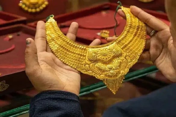 सोने ने तोड़े सारे रिकॉर्ड, पहली बार 1.30 लाख रुपए के पार पहुंचा भाव; चांदी भी चमकी