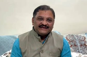 (रायपुर) भूपेश बघेल के बिहार में पैर पड़ते ही वहां भी कांग्रेस का होगा बंठाधार - संतोष पांडे