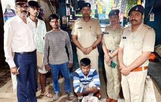 (रायपुर) उरला क्षेत्र के निषाद होटल में आबकारी विभाग की कार्रवाई