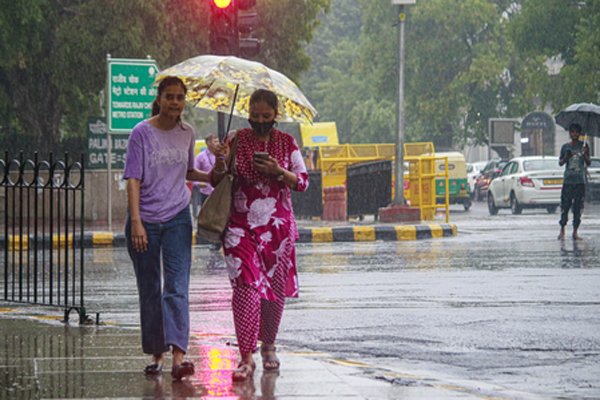 दिल्ली-NCR में दो दिनों का येलो अलर्ट, इस सप्ताह बारिश के साथ तापमान में रहेगी गिरावट