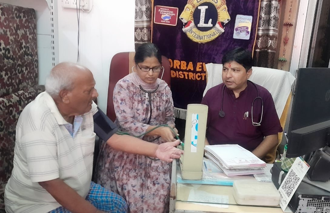 (कोरबा) वातावरण में बढ़ता प्रदूषण एवं मोबाइल का अत्यधिक उपयोग नेत्र रोगों में वृद्धि का प्रमुख कारण- डॉ.नागेंद्र शर्मा
