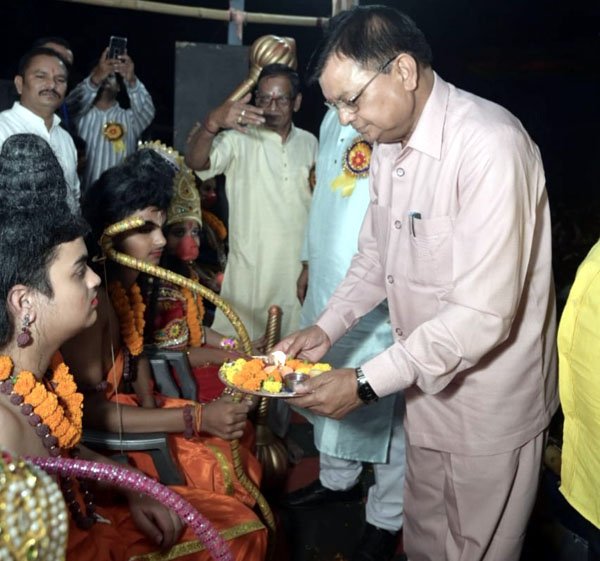 (कोरबा) श्रम मंत्री लखनलाल देवांगन विजयदशमी पर आयोजित कार्यक्रम में हुए सम्मिलित