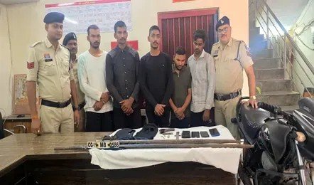 (जांजगीर) डकैती की योजना नाकाम, पांच आरोपी गिरफ्तार एनएसयूआई  नेता भी शामिल