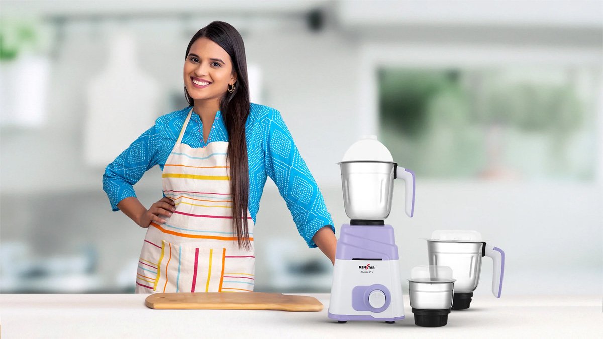मिक्सी के जार से नहीं जा रही बदबू? इन 5 हैक्स को आजमाएं