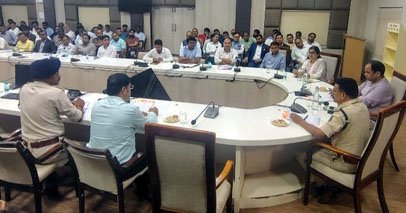 (रायपुर) कलेक्टर एवं एसएसपी ने बार/क्लब संचालकों की ली बैठक