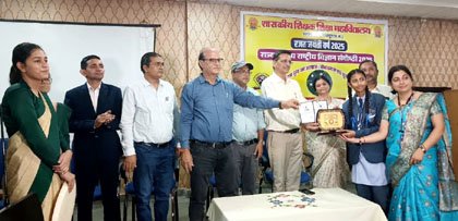 (कोरिया) क्वांटम युग में कोरिया की चमक, अंशिका कश्यप बनीं प्रदेश की टॉपर