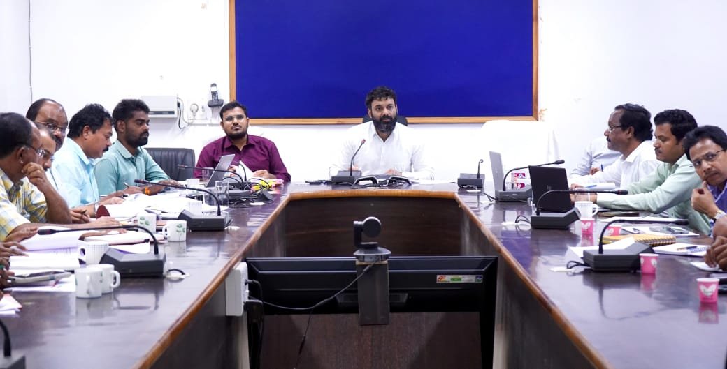 (जशपुर) जिले में संस्थागत प्रसव को प्रोत्साहित करने कलेक्टर ने दिए निर्देश