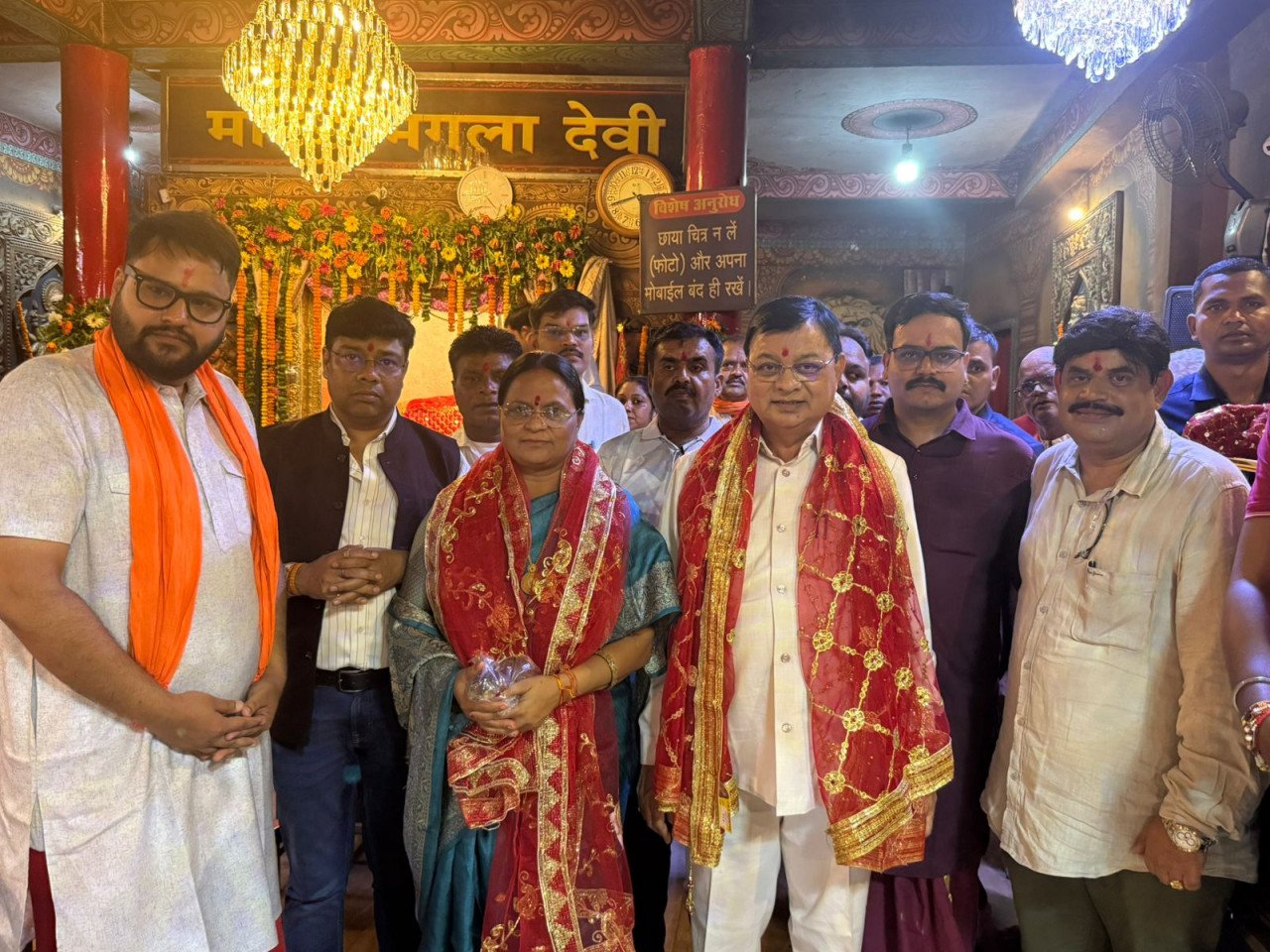 (रायपुर) उद्योग मंत्री देवांगन ने सर्वमंगला मंदिर में की पूजा अर्चना