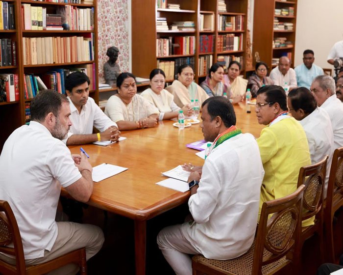 (रायपुर) राहुल गांधी ने दीपक बैज को दी जन्मदिन की बधाई