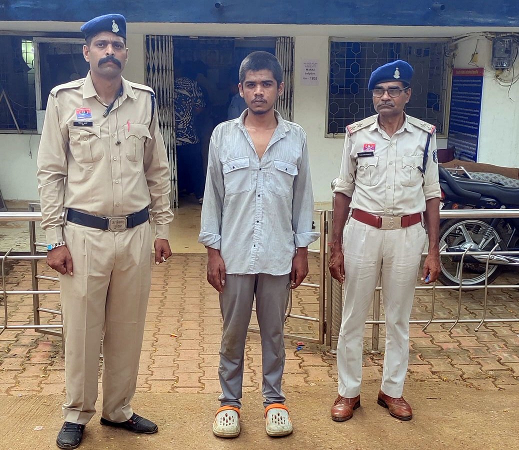 (दुर्ग) धारदार हथियार लेकर गुण्डागर्दी करने वाला आरोपी गिरफ्तार