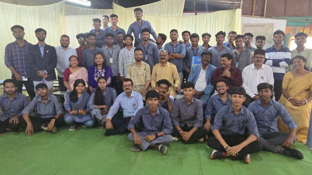 (जगदलपुर) भाभा औद्योगिक प्रशिक्षण केंद्र जगदलपुर में दीक्षांत समारोह आयोजित