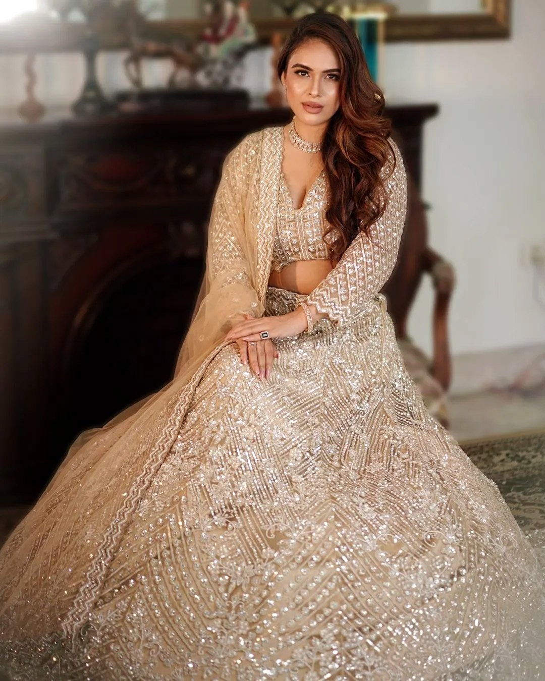 रिवीलिंग लहंगा पहन नेहा मलिक दिखीं बला की खूबसूरत, लेटेस्ट तस्वीरों ने बढ़ाई फैंस की धड़कनें