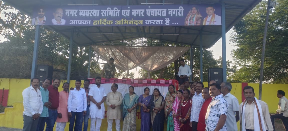 (नगरी) पार्षद निधि से गौठान में रंगमंच एवं टीन सेट का निर्माण कार्य