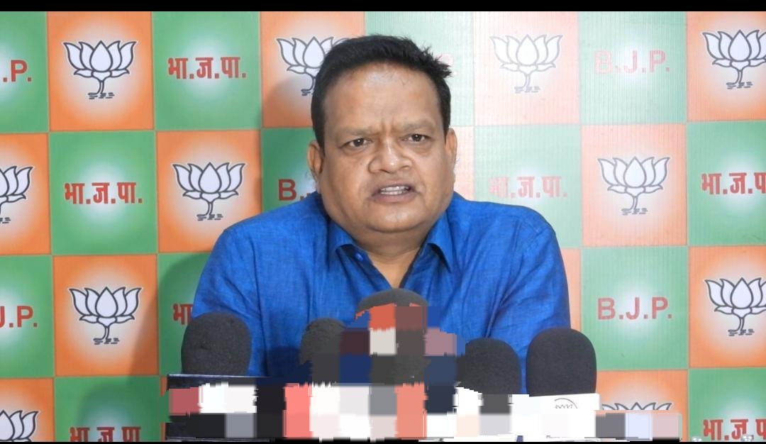 (रायपुर) कांग्रेस के शीर्ष नेतृत्व को प्रदेश नेतृत्व पर भरोसा नहीं रहा -ठाकुर