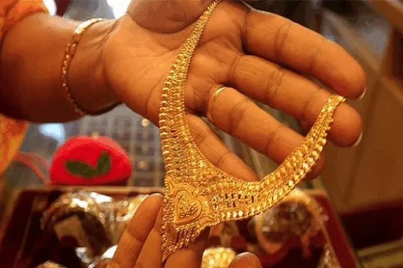 सस्ते में सोना और चांदी खरीदने का मौका; भारी गिरावट के साथ इतने रुपए कम हुई कीमतें