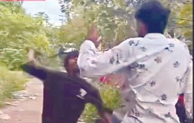 (कोरबा) दो युवकों को सरेआम बेल्ट से पीटकर मचाया आतंक, नशेड़ी पर कार्रवाई नहीं
