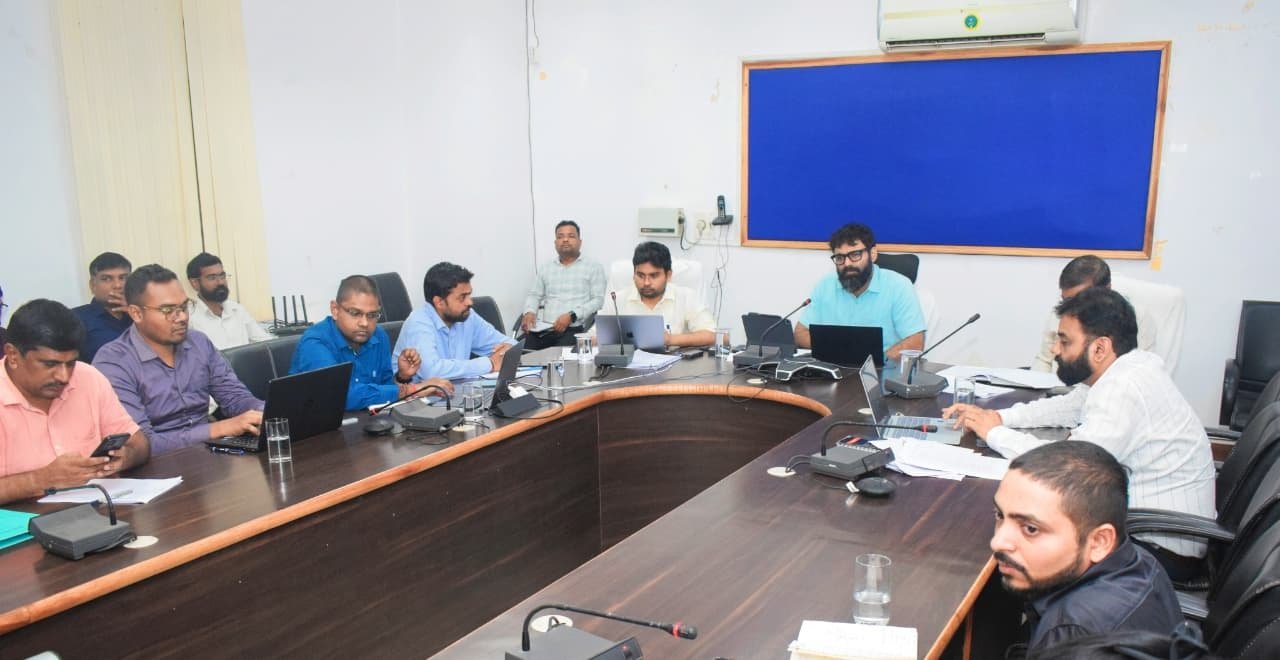 ﻿ (जशपुर) कलेक्टर ने जिला अस्पताल में भोजन का ठेका लेने के लिए फर्जी अनुभव प्रमाण पत्र प्रस्तुत करने वालों के खिलाफ कार्रवाई के निर्देश दिये