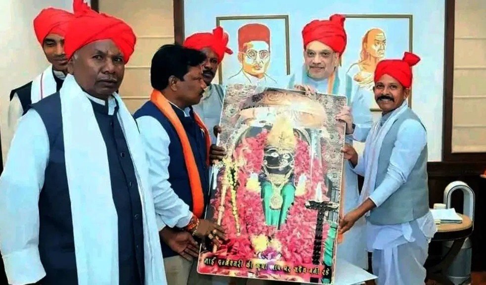  (महत्वपूर्ण) (रायपुर ) केंद्रीय गृहमंत्री को बस्तर दशहरा में आने का आमंत्रण दिया  सांसद महेश कश्यप ने