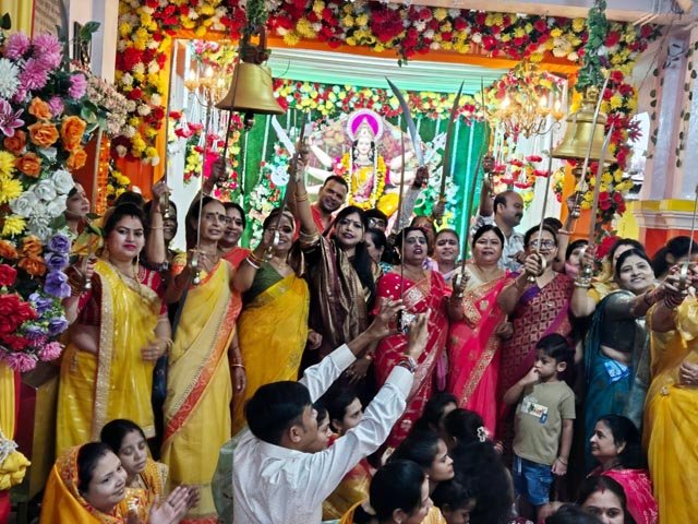(जगदलपुर) मातृशक्ति ने की शस्त्र पूजा