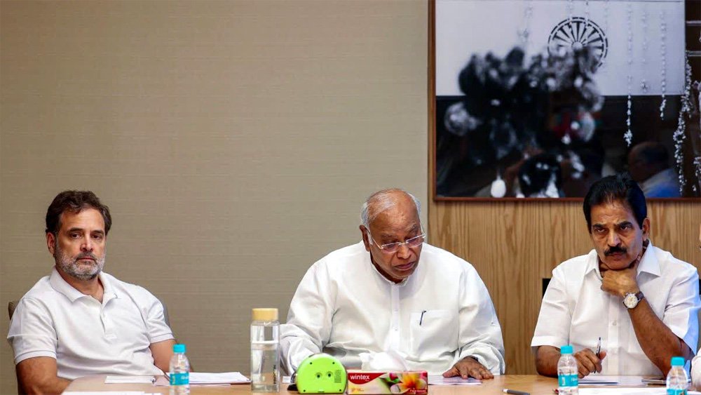 गुजरात में कांग्रेस डिस्ट्रिक्ट यूनिट चीफ के नाम घोषित करने में देरी हुई